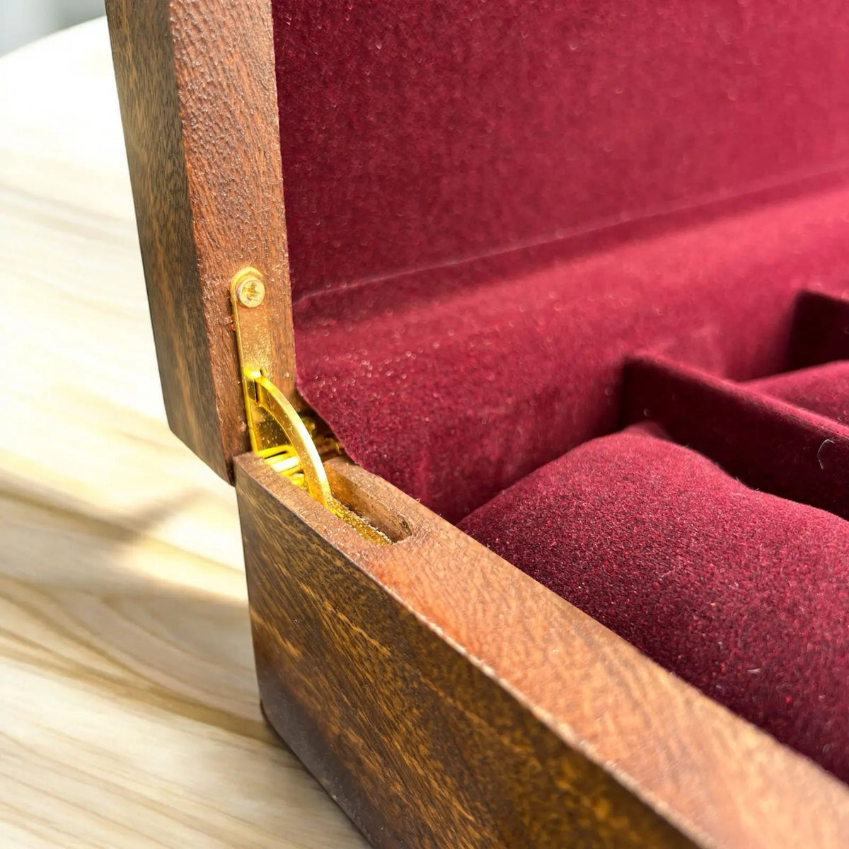 15 Watches - Golden Hinge - Glass Top - Elegance Antique Store