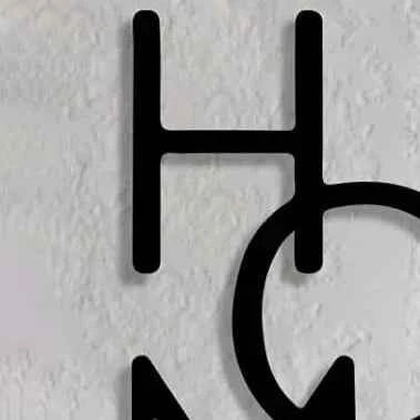 Vertical “HOME” Text Metal Wall Art – Modern Wall Decor for Living Room, Entryway & More