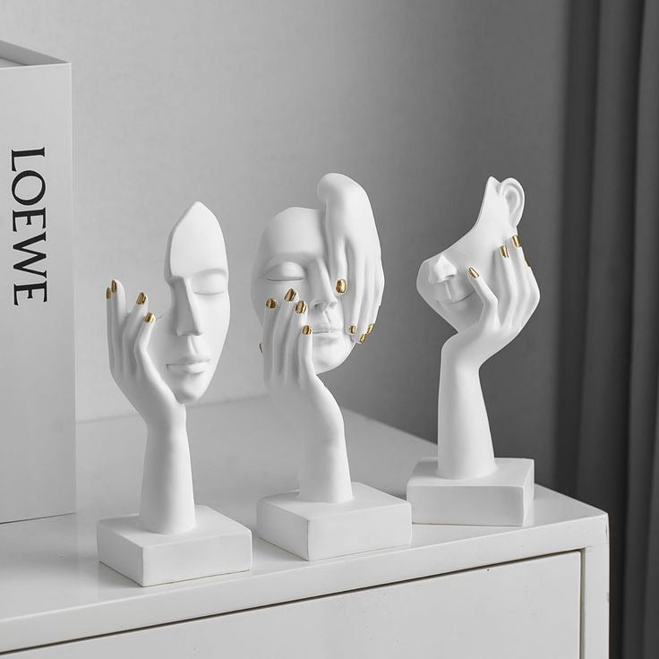 White Abstract Face Sculptures Gold Nails Set