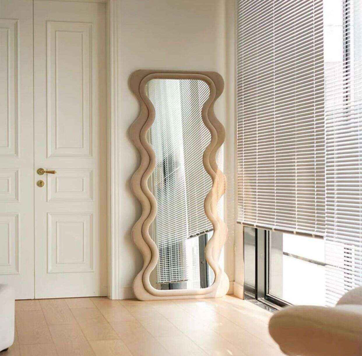 Serene Glow venus valvet Mirror